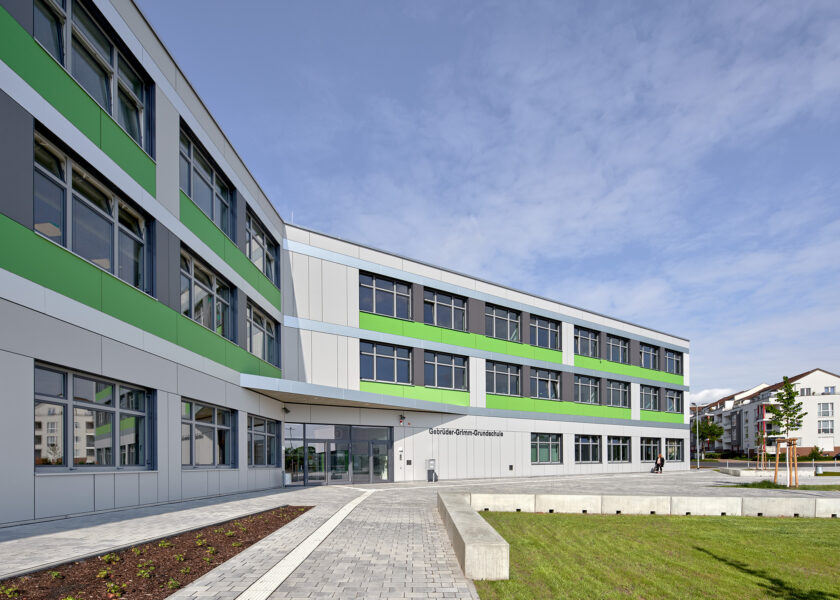 Gebrüder Grimm Grundschule in Berlin Hoppegarten, OT Hönow // hks architekten