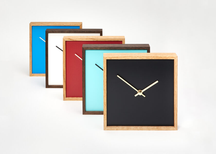 Tabletop-Fotoaufnahmen von Design-Objekten: „The Square“ Wand- und Standuhr hergestellt von Constantin Lindner // www.constantin-lindner.de