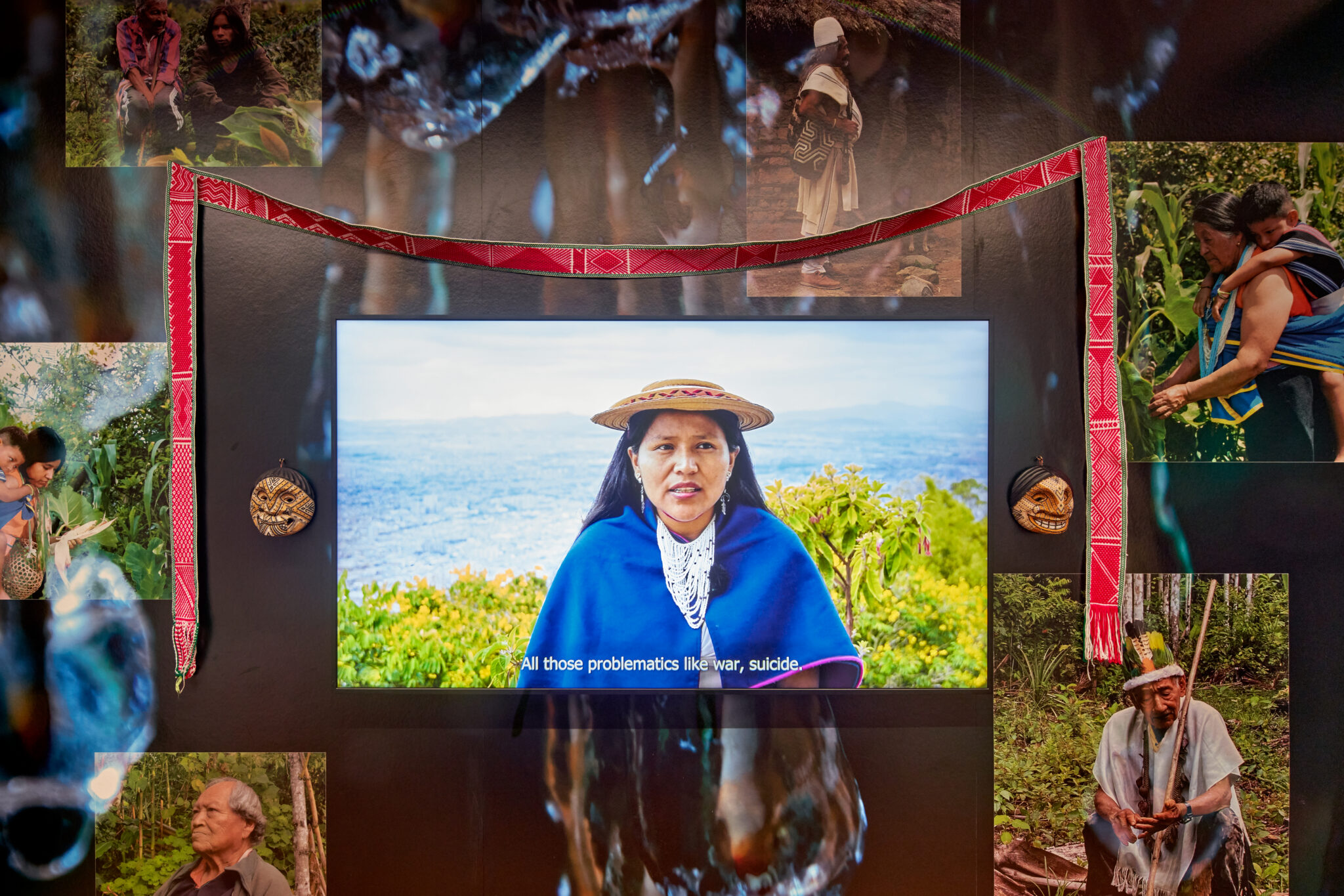 Installationsansicht der Ausstellung „Unter Pflanzen“ im Museum Sinclair Haus, Bad Homburg – Fotograf Jens Gerber, Frankfurt am Main.